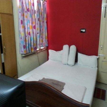 Hotel Royal Inn Патна Екстериор снимка